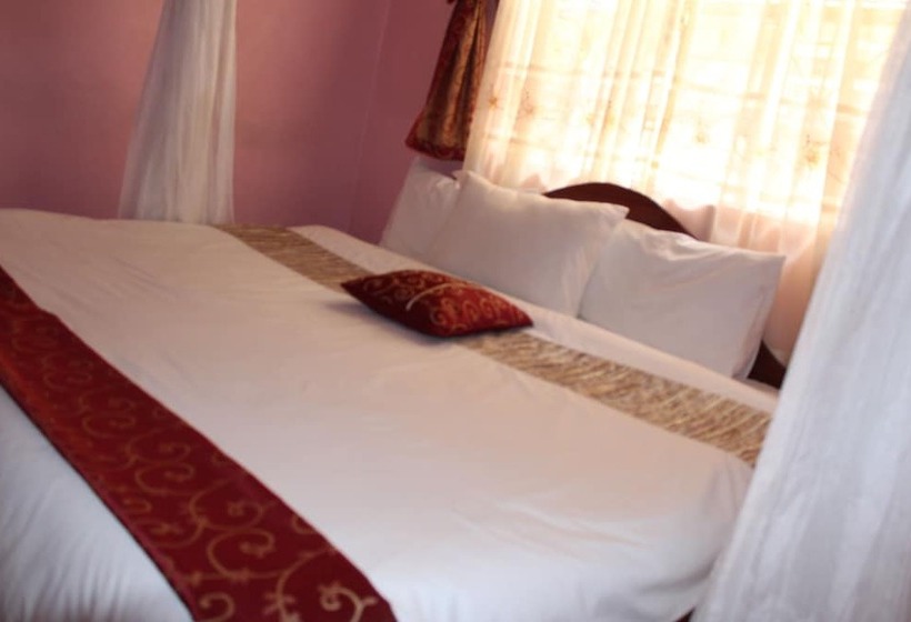 Deluxe Room, Salient Guest House