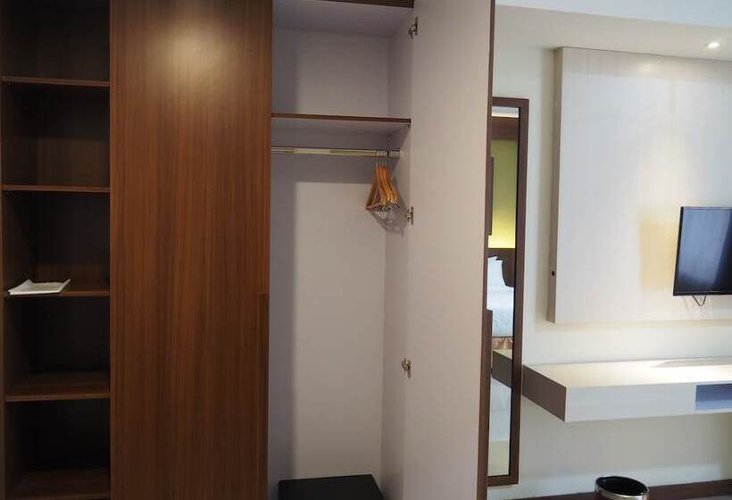 Номер Deluxe, Luminor Hotel Banyuwangi By Wh