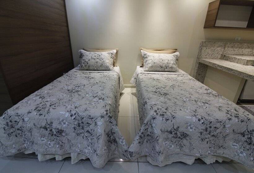 استودیوی پریمیوم, Imperial Tambau Flat