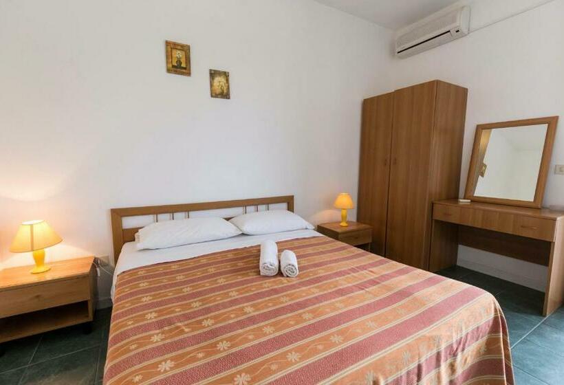 Номер Стандарт, Europa Rooms And Restaurant