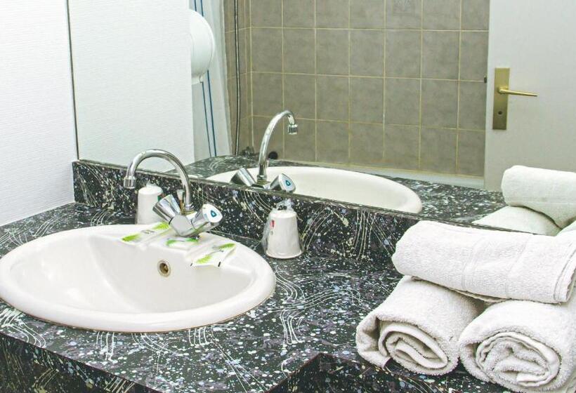 اتاق خانوادگی, Le Cesar