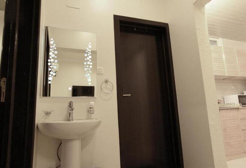 Апартаменты 3 Спальни, Al Qaswaa Furnished Apartements