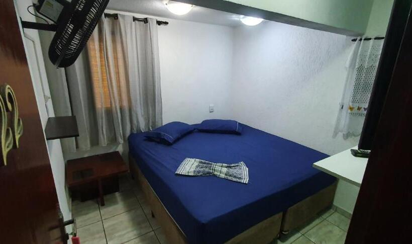 Quarto Estandar Banheiro Compartilhado, Pousada Fonseca
