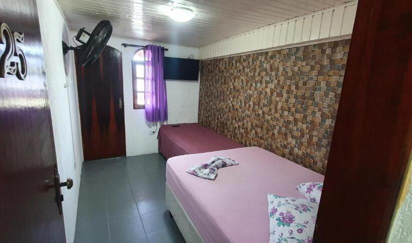 Quarto Triplo Estandar Banheiro Compartilhado, Pousada Fonseca