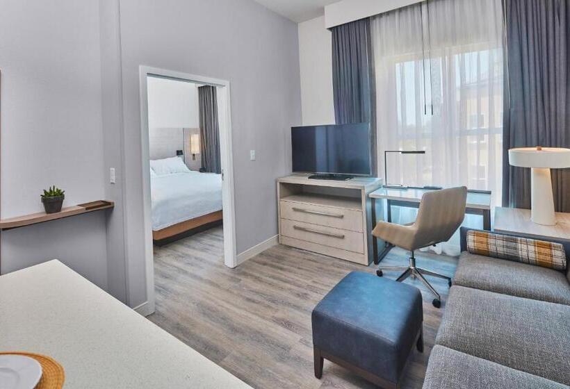 스위트 킹사이즈 침대, Trio Healdsburg