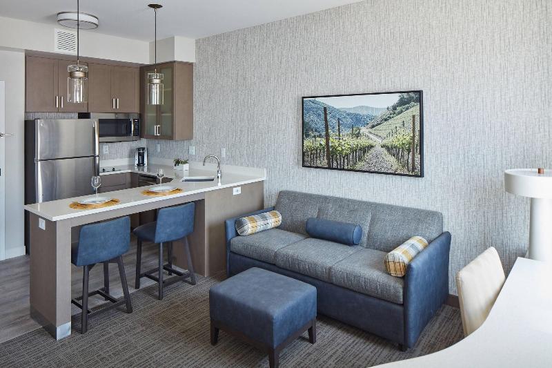 스탠다드 스튜디오 킹침대, Trio Healdsburg