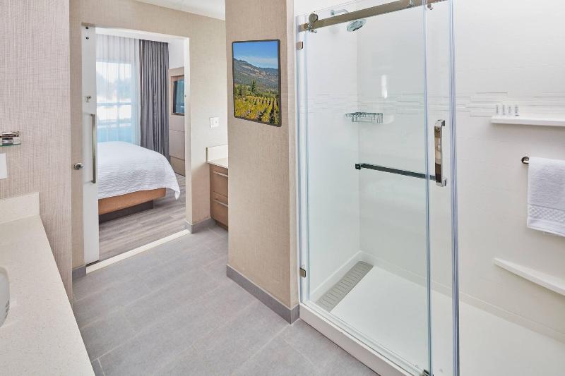 스위트 킹사이즈 침대, Trio Healdsburg