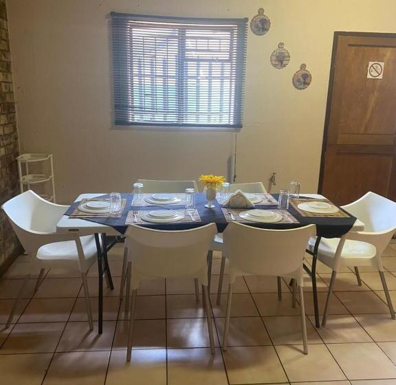 Апартаменты 1 Спальня, A Pousada Guesthouse