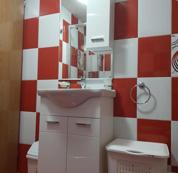 اتاق استاندارد با چشم‌انداز کوهستان, Deluxe Studio & Rooms Zarubica