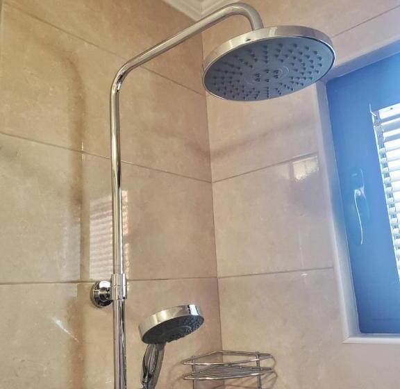 استودیوی لوکس, Deluxe Studio & Rooms Zarubica