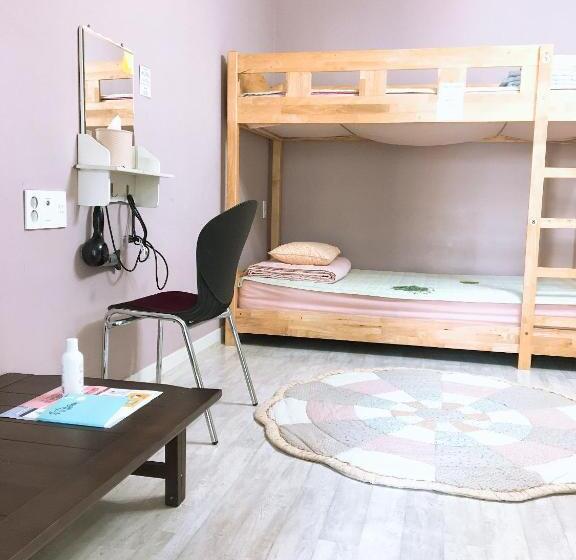 Семейный Номер, Hago Guest House