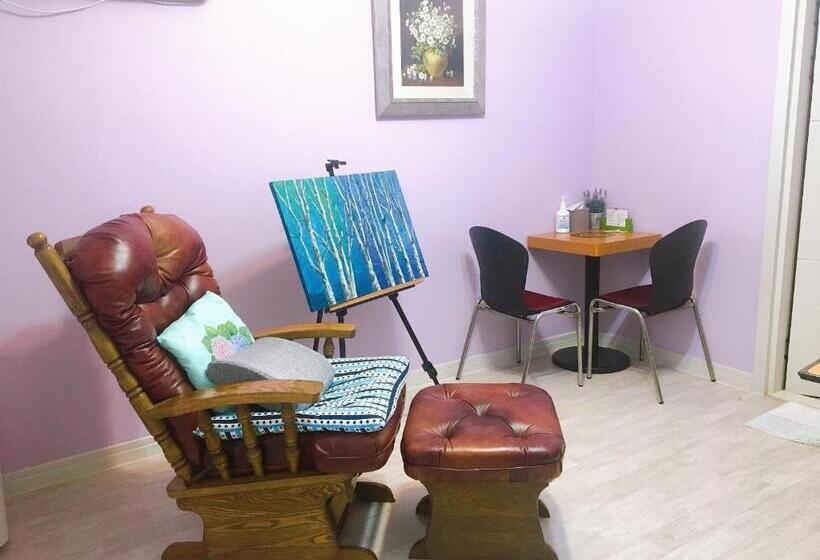 Семейный Номер, Hago Guest House