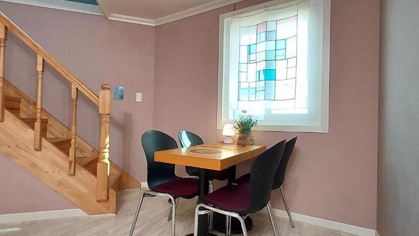 Семейный Номер, Hago Guest House