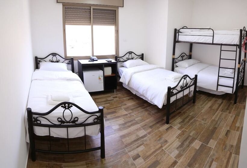اتاق استاندارد چهار تخته, Alrowwad Guest House