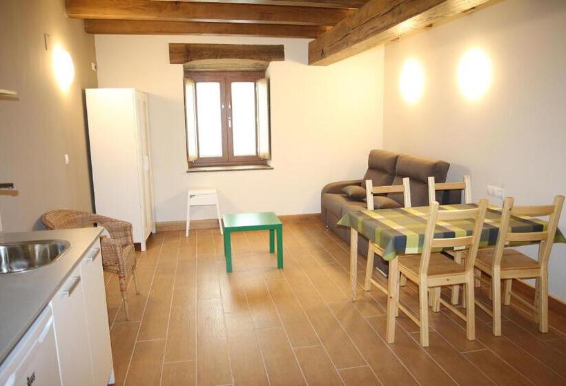 침실 2개 아파트, Hostal Cicloturismo Lopenea