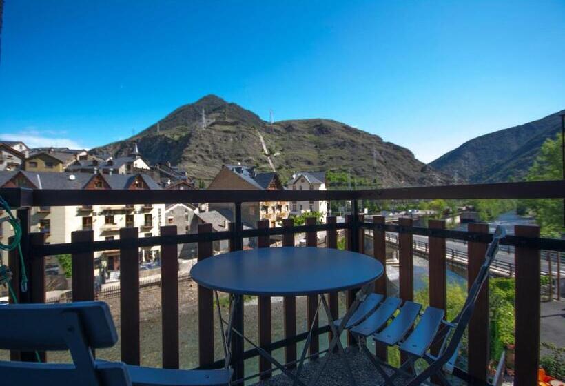 Номер Стандарт Трехместный, Hostal Noguera