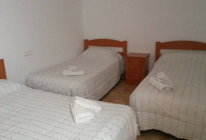 Номер Стандарт Трехместный, Hostal Virgen Del Pilar