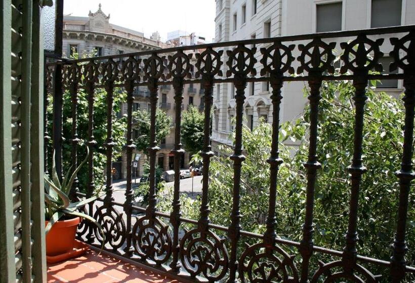 اتاق استاندارد با بالکن, Hostal Eixample