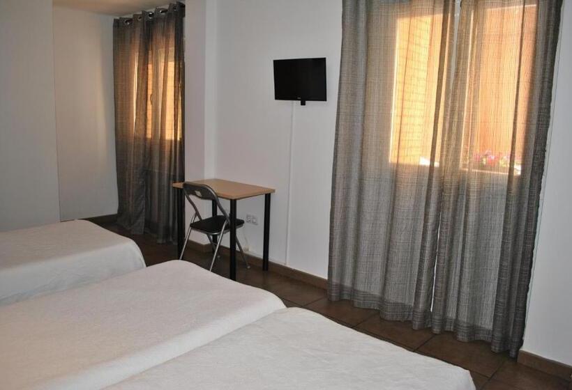 Номер Стандарт Трехместный, Hostal La Catedral