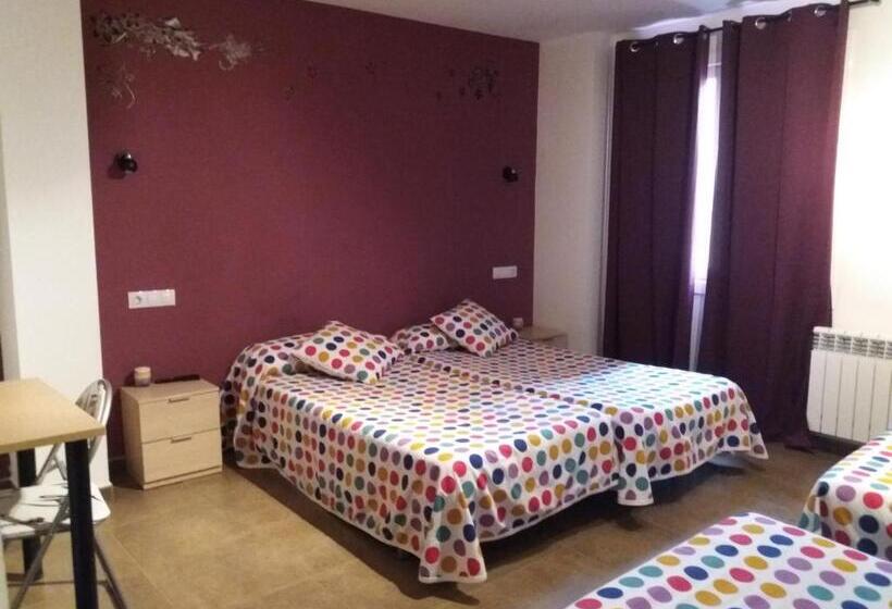 Четырехместный Номер Стандарт, Hostal La Catedral