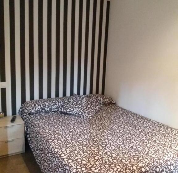 Номер Стандарт, Hostal La Catedral