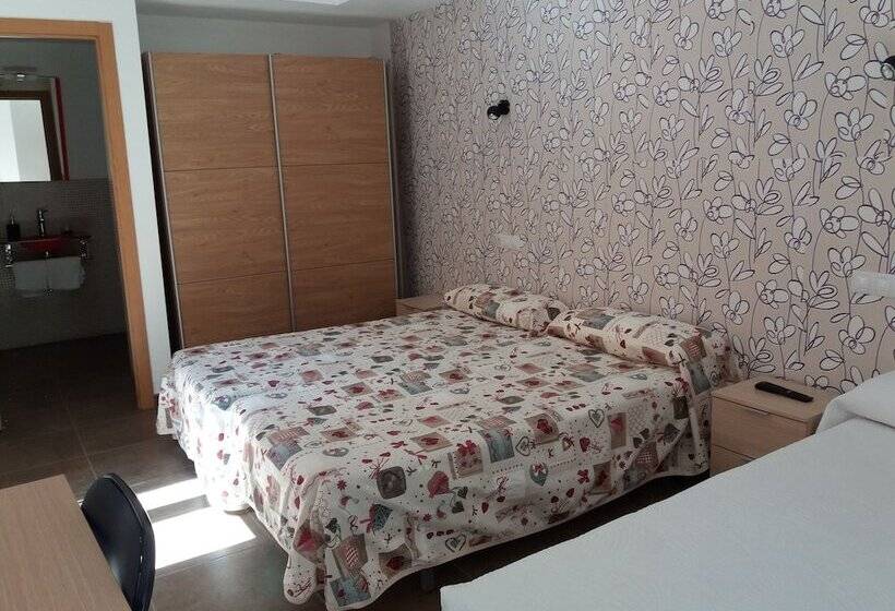 Номер Стандарт Трехместный, Hostal La Catedral