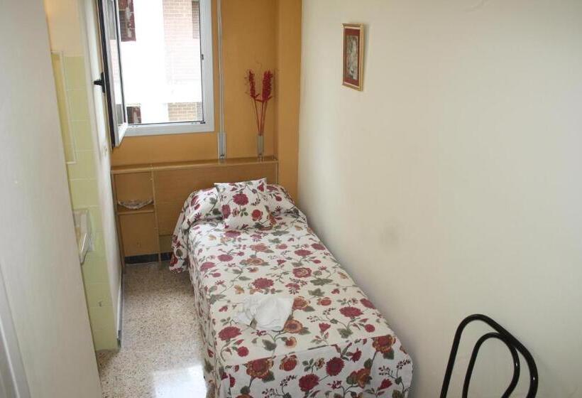 Номер Стандарт Индивидуальный Совместная Ванная, Hostal Torre Mar