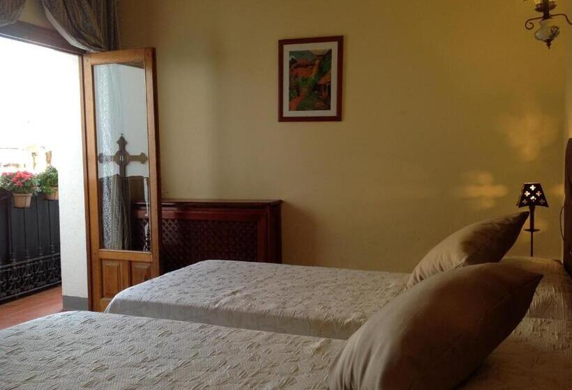 חדר סטנדרט לשלושה, Hostal Cerezo 2