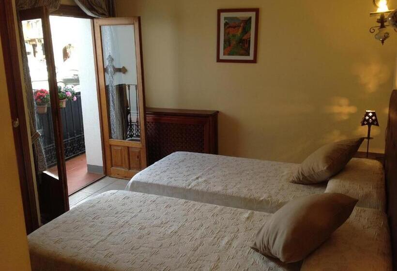חדר סטנדרט עם מרפסת, Hostal Cerezo 2