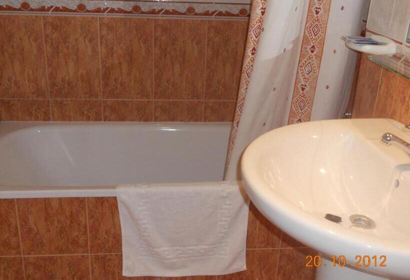 Номер Стандарт, Hostal Restaurante Hermanos Zamora