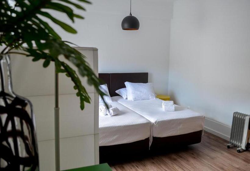 Номер Стандарт, A Casa Del Rei