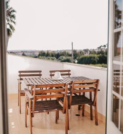 Семейный Номер, Vila Louro
