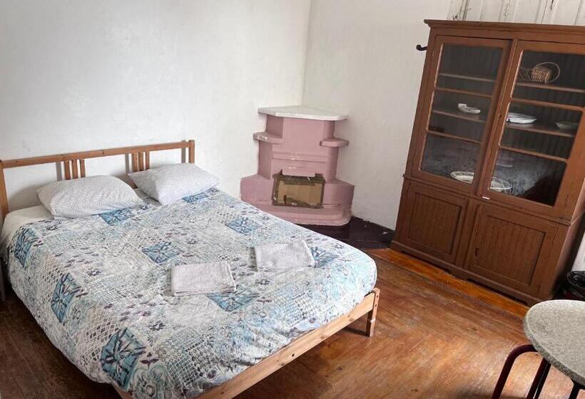 اتاق استاندارد با سرویس بهداشتی مشترک, Fernando Guest House