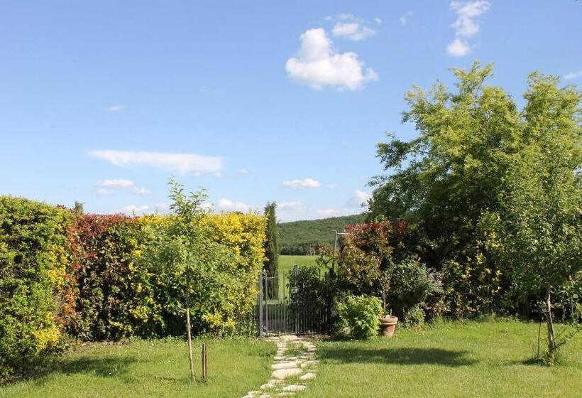 Апартаменты 1 Спальня Вид на Сад, Private Room In Small Medieval Borgo