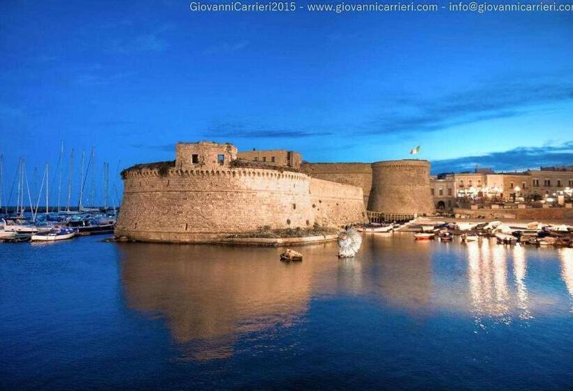 Четырехместный Номер Стандарт с Балконом, Luxury Residence Gallipoli