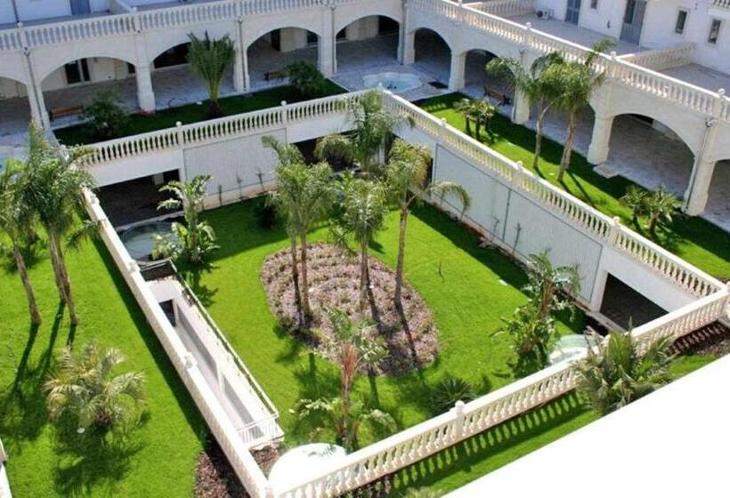Четырехместный Номер Стандарт с Балконом, Luxury Residence Gallipoli