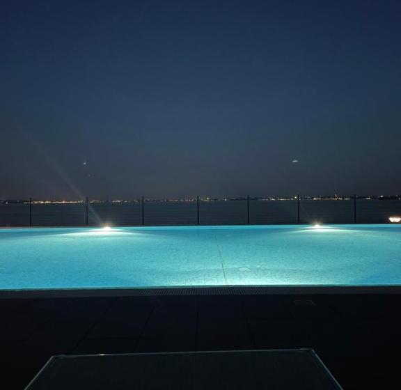 Апартаменты 1 Спальня, Gardazzurro