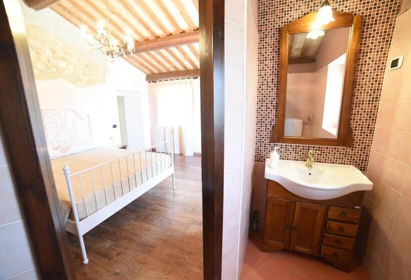 Люкс Повышенной Комфортности, Agriturismo  La Valle Degli Ulivi