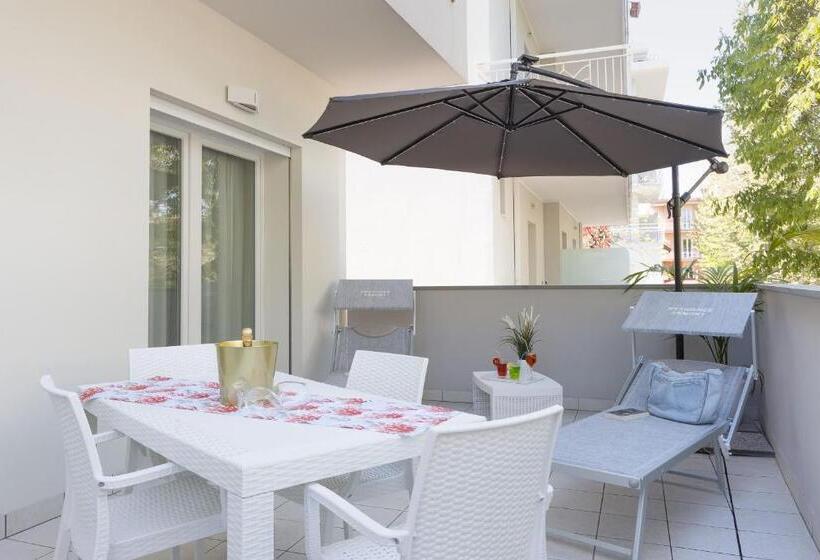 带1个卧室的带阳台的公寓, Residence Armony