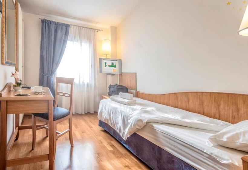 غرفة قياسية رباعية, Agriturismo B&b Il Girasole