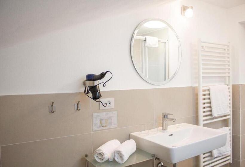 Номер Стандарт с Балконом, Schenna Garni Eden Bed & Breakfast