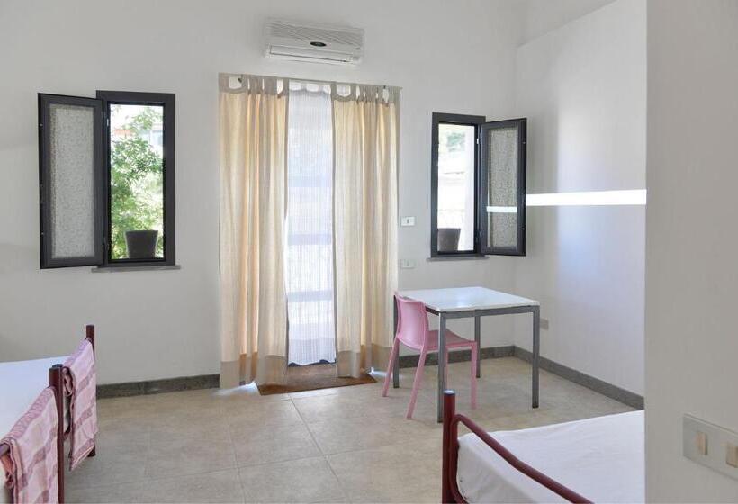スタンダード４人部屋, Agriturismo Arte Et Agricoltura