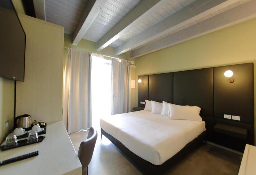 Номер Deluxe, La Boheme Chambres