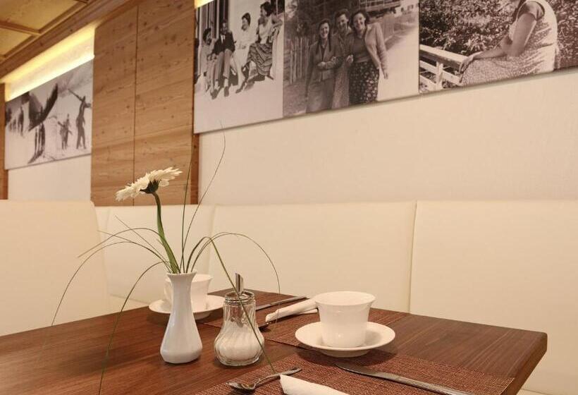 اتاق استاندارد با بالکن, Apart Residence Rautal S