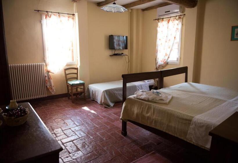 Номер Стандарт Трехместный, Agriturismo Montevecchio Isolani