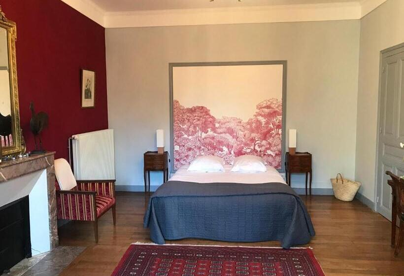 Трехместный Номер Superior, Château Des Essards Avec Piscine Et Jacuzzi