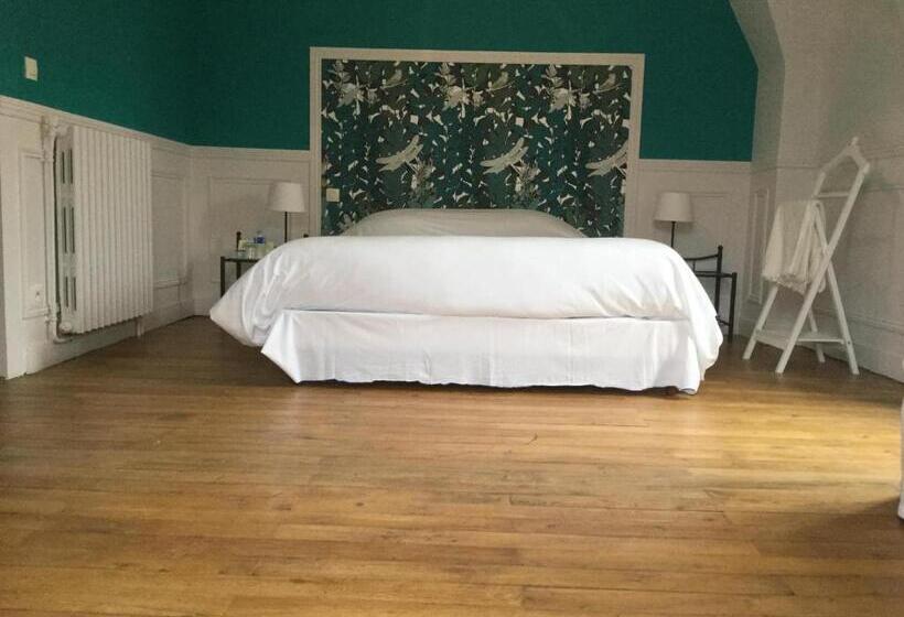 Family Suite, Château Des Essards Avec Piscine Et Jacuzzi