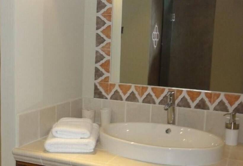 Люкс, Chambres Du Vieux Bistrot