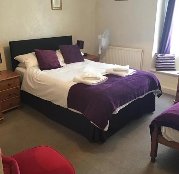 Семейный Номер, Anglebury House