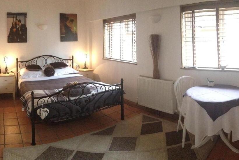 اتاق استاندارد, Tanglewood Gatwick Bed & Breakfast